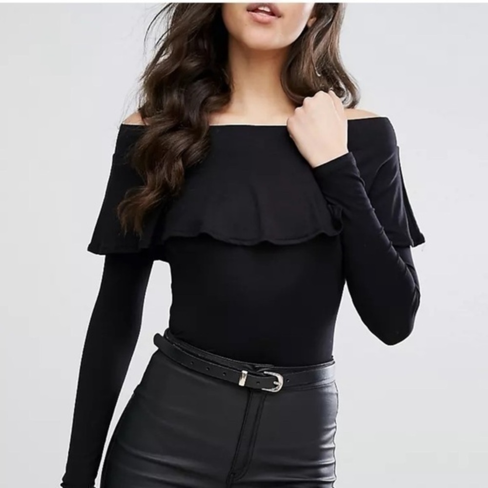 Hollister black off the shoulder long sleeve top